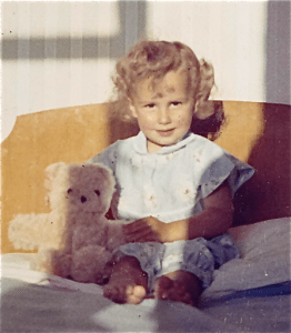 Lucie and her teddy bear